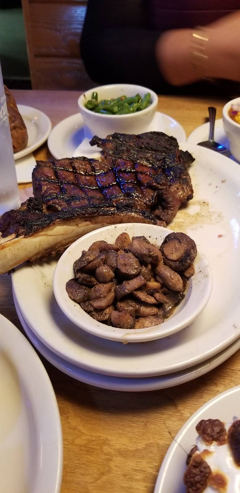 Texas Roadhouse | restaurant | 3333 N Texas St, Fairfield, CA 94533, USA | 7074227623 OR +1 707-422-7623