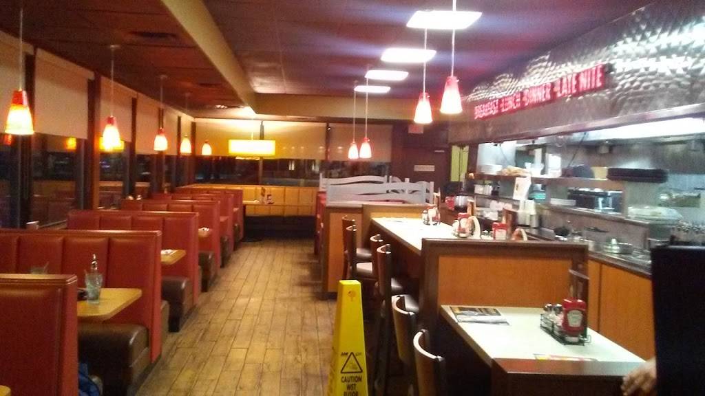 Dennys | restaurant | 211 Court St, Auburn, ME 04210, USA | 2077828338 OR +1 207-782-8338