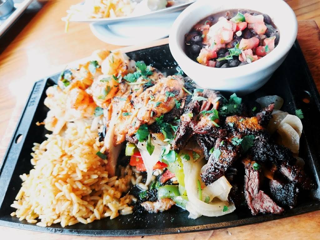 Chilis Grill & Bar | meal takeaway | 544 Dekalb Pike, North Wales, PA 19454, USA | 2156999699 OR +1 215-699-9699