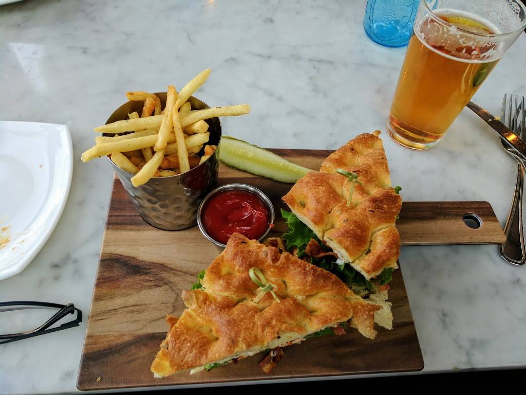 Blackwall Hitch | restaurant | 5 Cameron St, Alexandria, VA 22314, USA | 7037396090 OR +1 703-739-6090