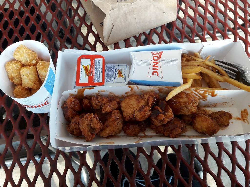 Sonic Drive-In | restaurant | 191 Sierra St, Kingsburg, CA 93631, USA | 5598979700 OR +1 559-897-9700