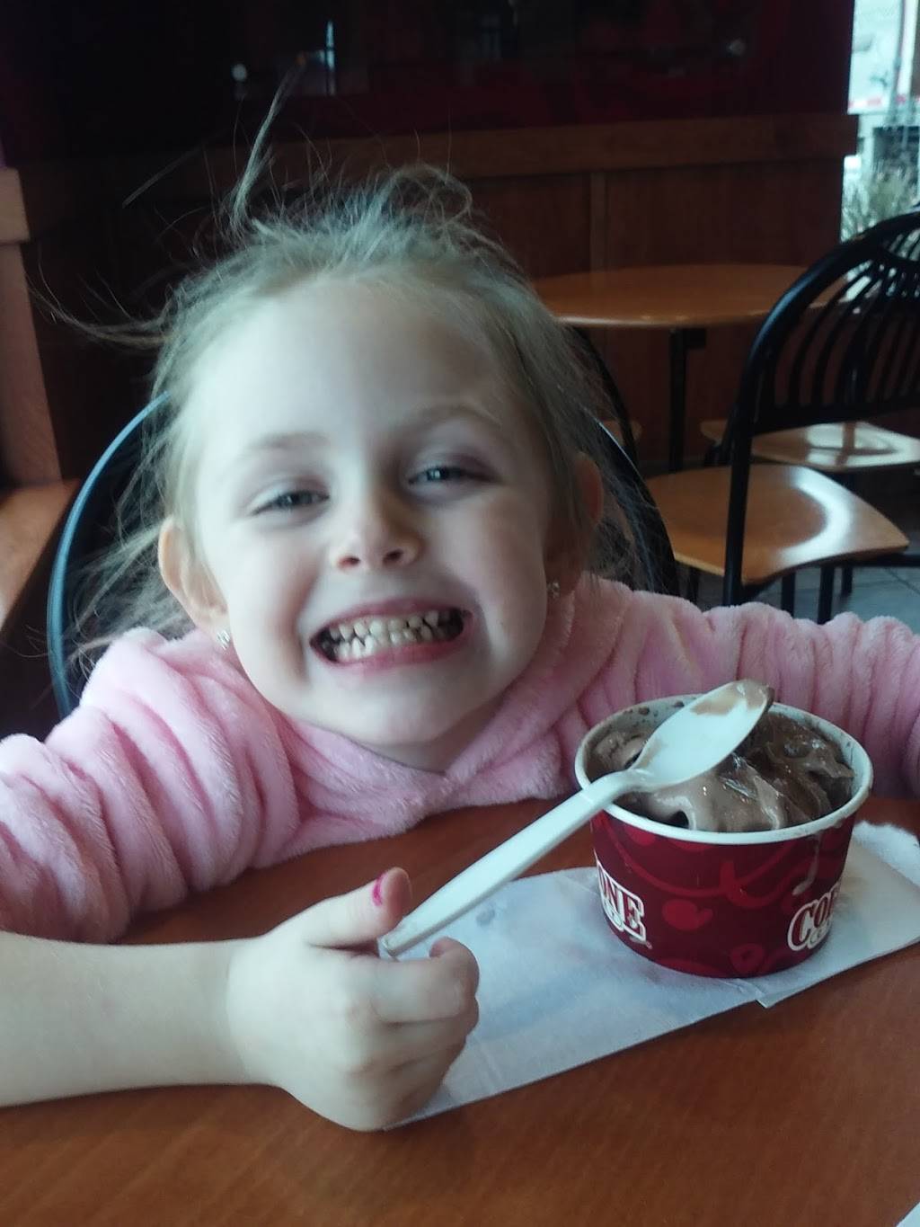 Cold Stone Creamery | bakery | 714 N Clinton St, Defiance, OH 43512, USA | 4197822700 OR +1 419-782-2700