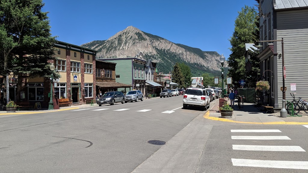 Momos | restaurant | 303 Elk Ave, Crested Butte, CO 81224, USA | 9702095159 OR +1 970-209-5159