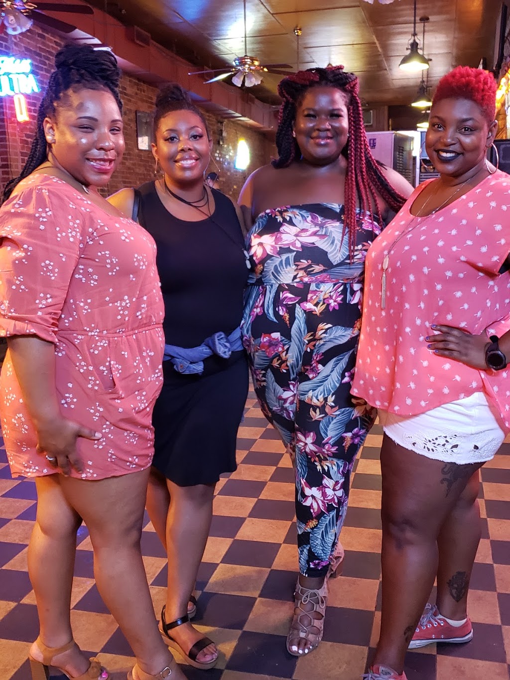 Pats Downtown Grill | restaurant | 271 Dauphin St, Mobile, AL 36602, USA | 2514389585 OR +1 251-438-9585