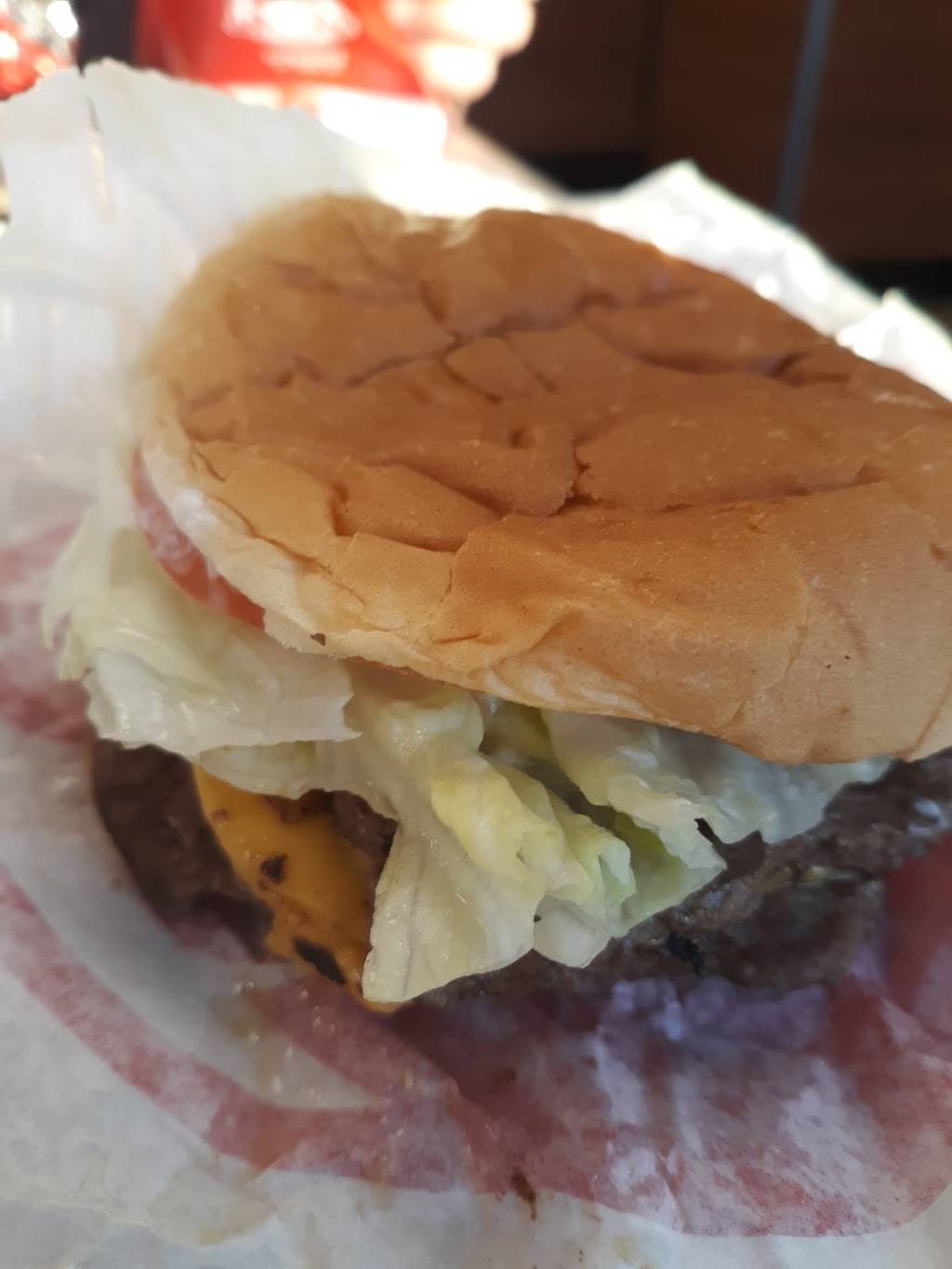 Wendys | restaurant | 910 Wolcott St, Waterbury, CT 06705, USA | 2035730163 OR +1 203-573-0163