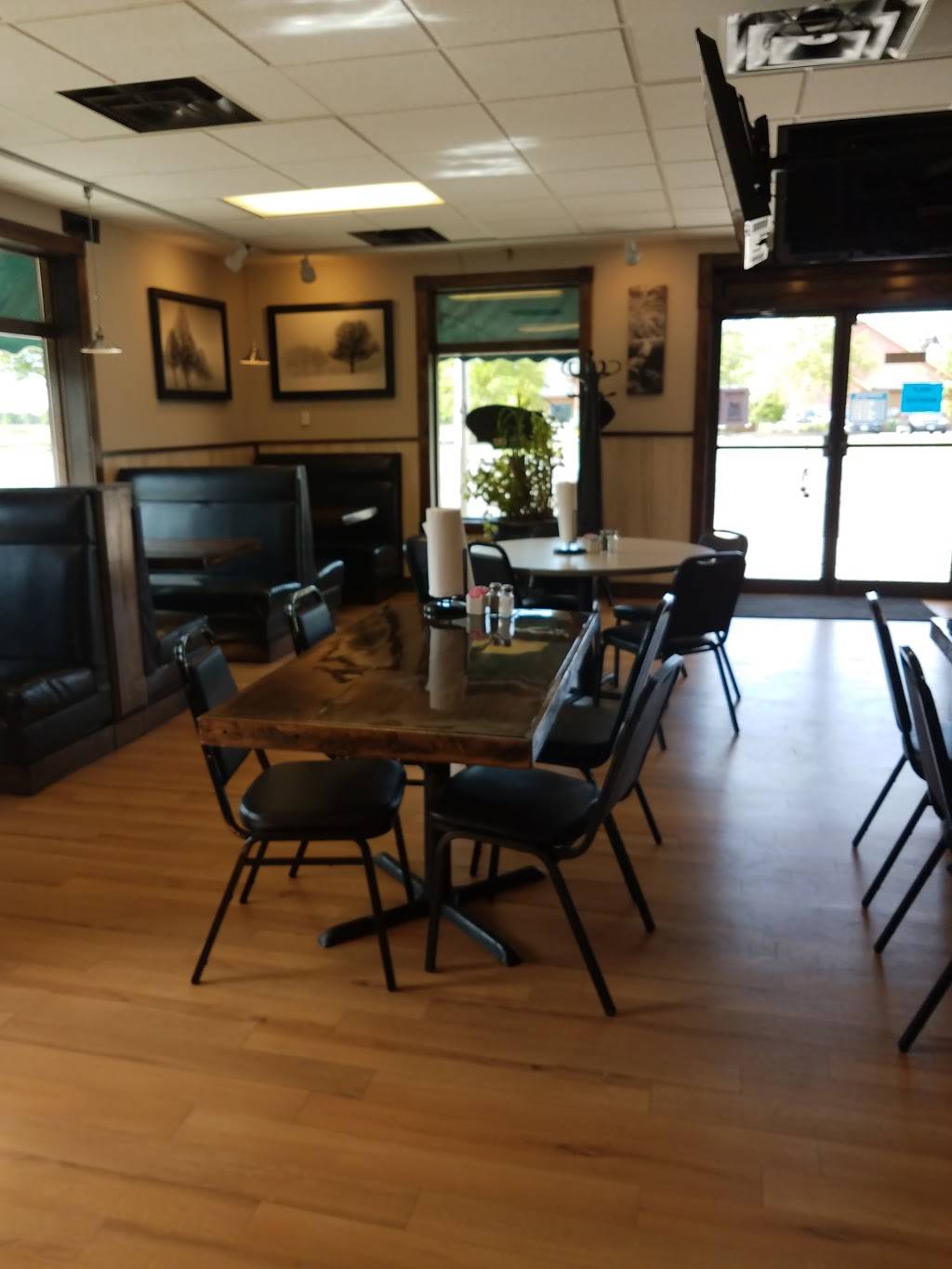 Four Keys Restaurant | restaurant | 34501 Royalton Rd, Columbia Station, OH 44028, USA | 4402368688 OR +1 440-236-8688