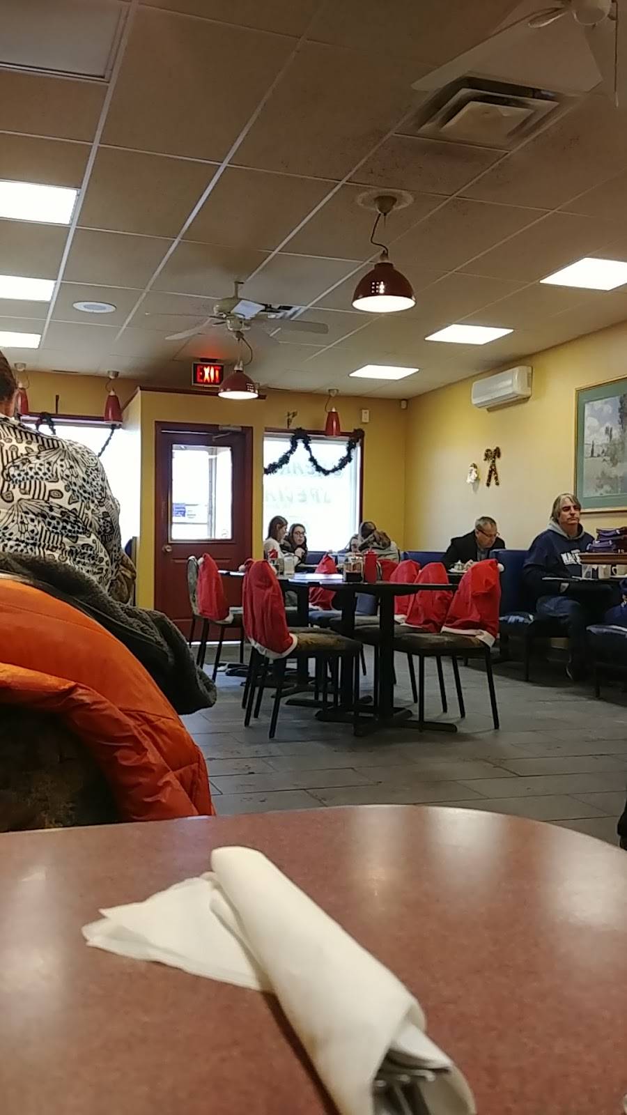 Flapjacks | restaurant | 25 McFarlane Ave, Chatham, ON N7L 3K7, Canada | 5193529482 OR +1 519-352-9482