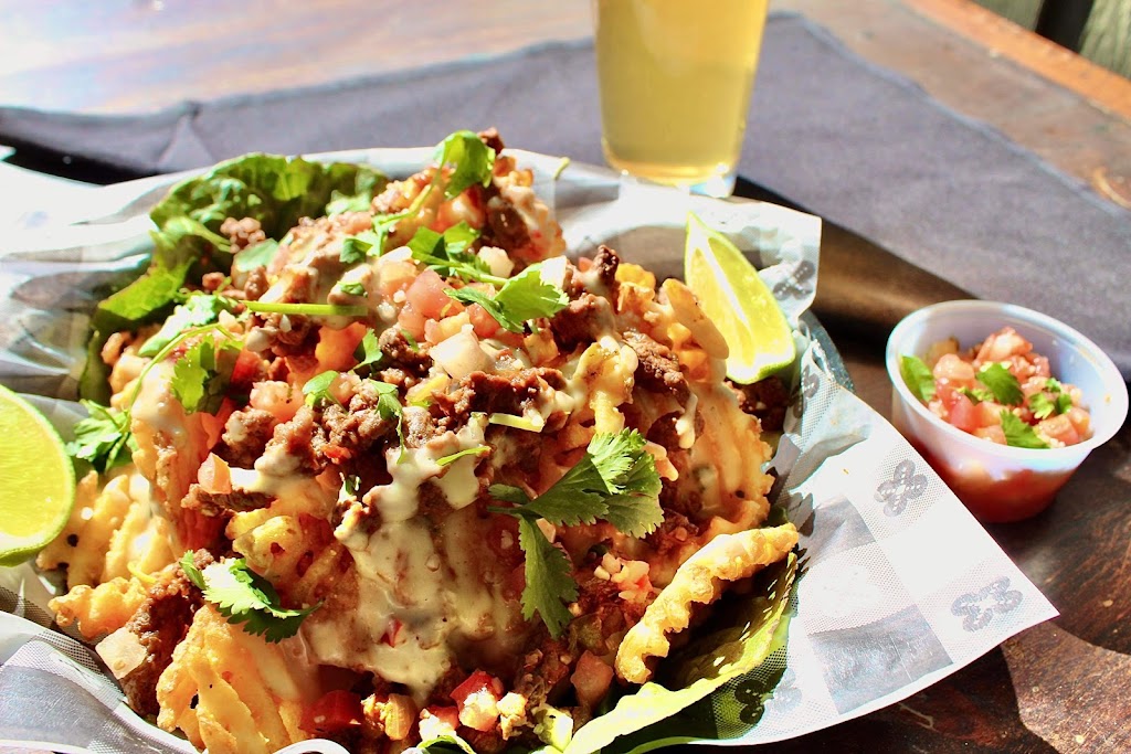 Winchesters Saloon | restaurant | 511 West St, Phillips, NE 68865, USA | 4028862594 OR +1 402-886-2594