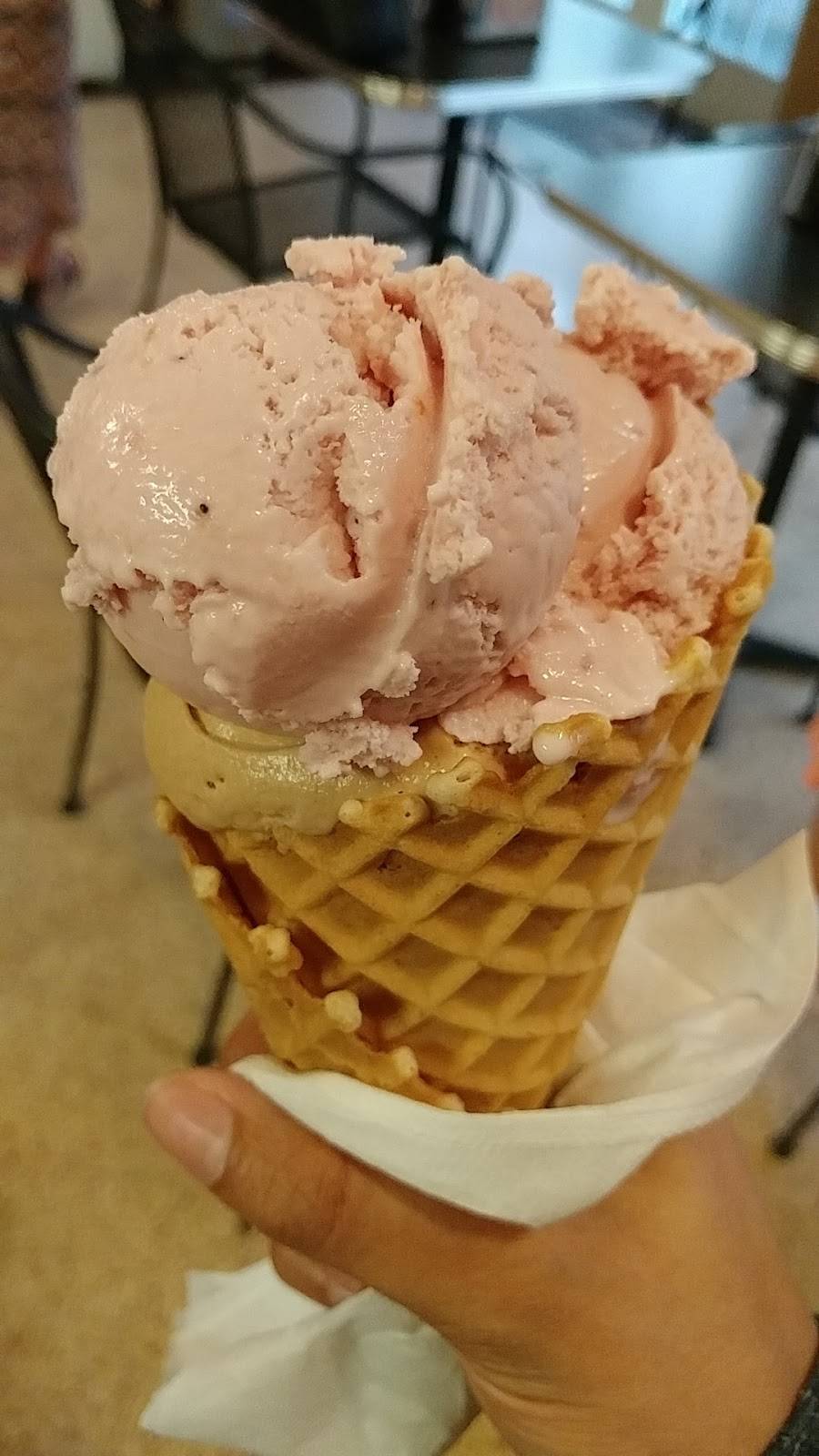 Heres The Scoop Homemade Ice Cream | restaurant | 818 E New Haven Ave #102, Melbourne, FL 32901, USA | 3213124257 OR +1 321-312-4257