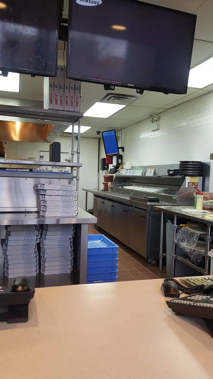 Dominos Pizza | meal delivery | 321 E 35th St, Chicago, IL 60616, USA | 3129293325 OR +1 312-929-3325