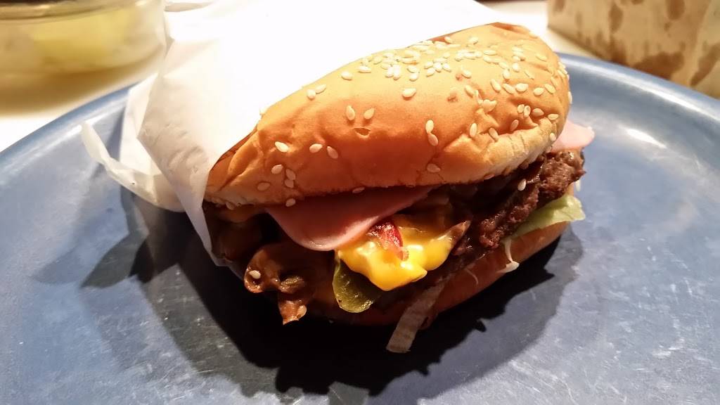 Hamburger Haven | restaurant | 718 Muldoon Rd, Anchorage, AK 99504, USA | 9073376141 OR +1 907-337-6141