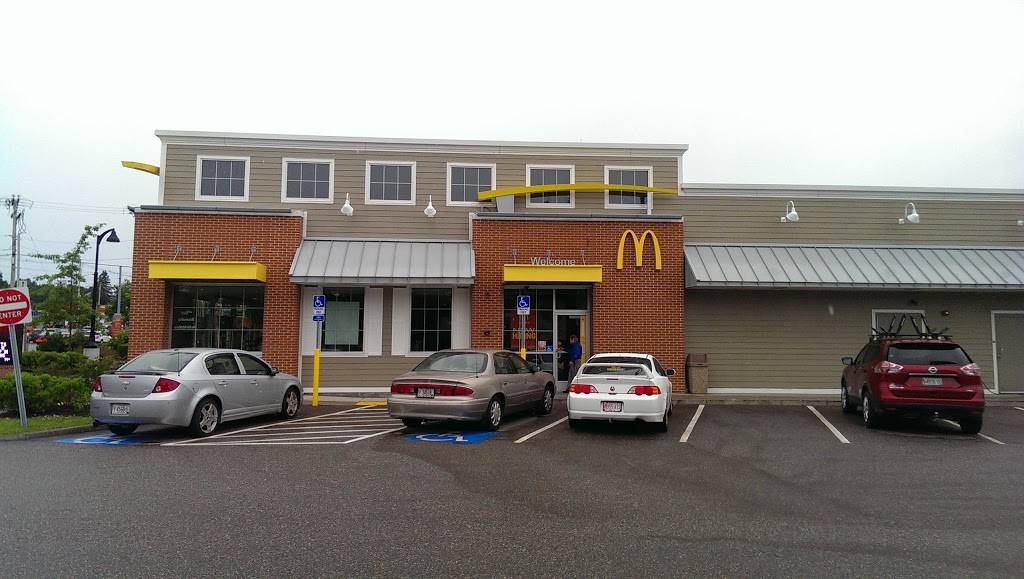 McDonalds | cafe | 221 US-1, Scarborough, ME 04074, USA | 2078834840 OR +1 207-883-4840