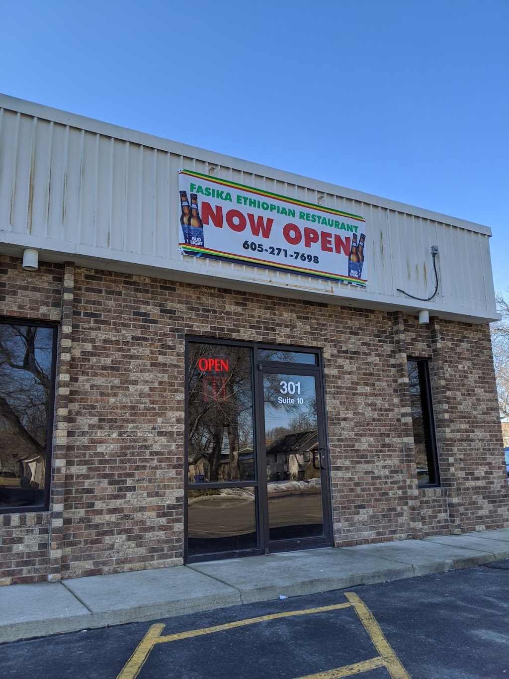 Fasika Ethiopian Restaurant | restaurant | 301 S Garfield Ave #10, Sioux Falls, SD 57104, USA | 6052717698 OR +1 605-271-7698