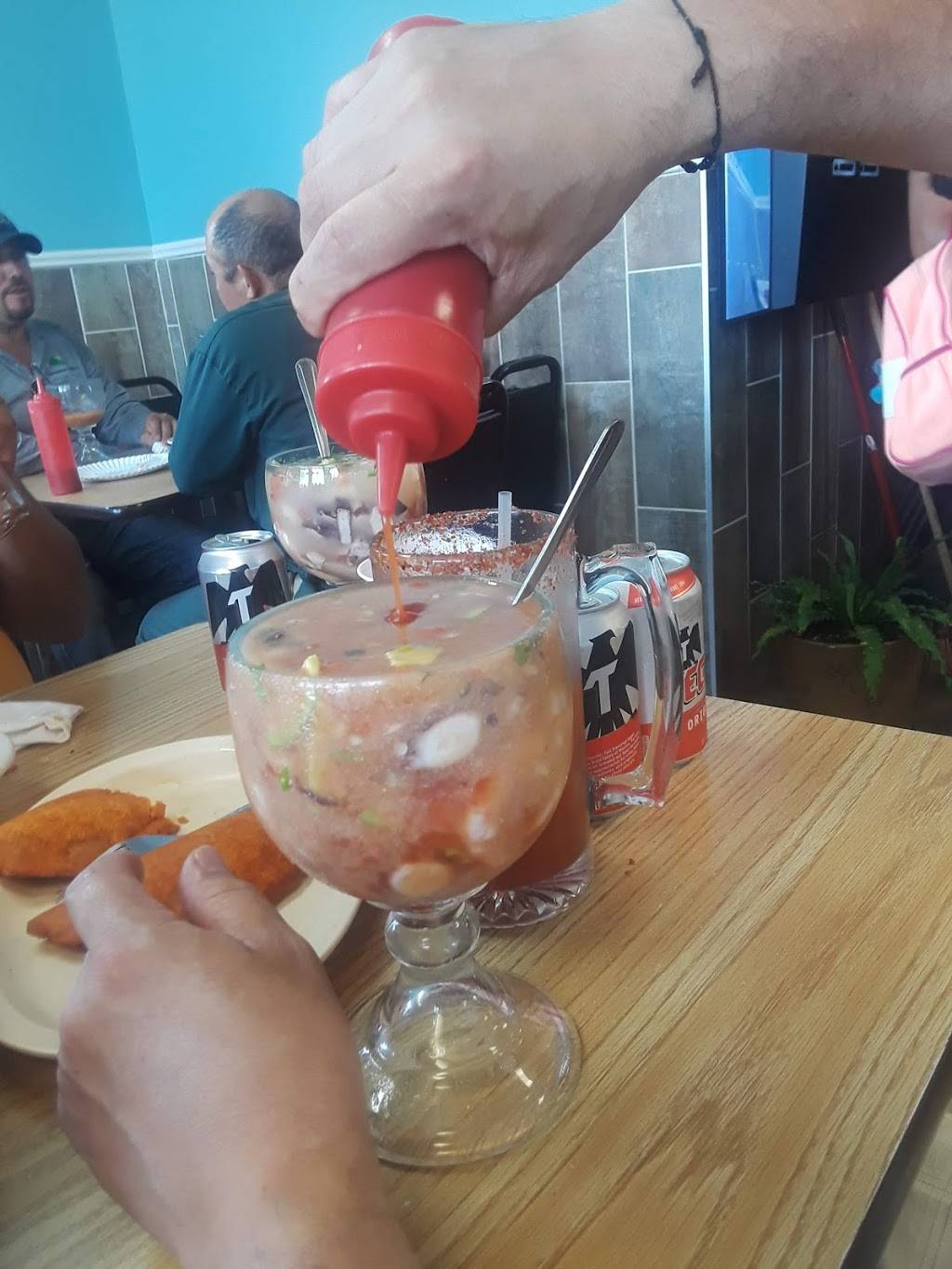 Mariscos Luis | restaurant | 4225 W 47th St, Chicago, IL 60632, USA | 7738433448 OR +1 773-843-3448