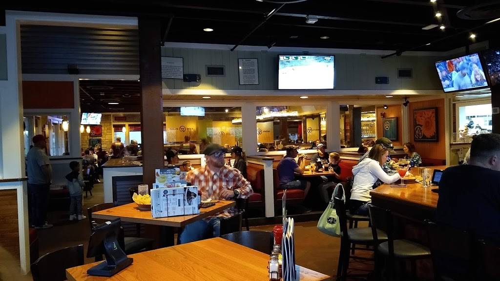 Chilis Grill & Bar | restaurant | 901 W 120th Ave, Denver, CO 80234, USA | 7208722499 OR +1 720-872-2499