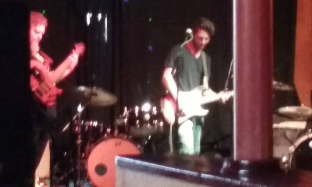 Fat Fish Pub | night club | 158 N Broad St, Galesburg, IL 61401, USA | 3092974386 OR +1 309-297-4386