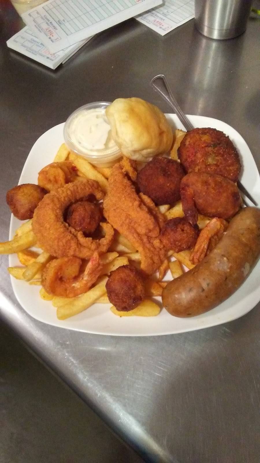 Lavergnes Cajun Kitchen | restaurant | 10300 Prejean Hwy, Opelousas, LA 70570, USA | 3376789468 OR +1 337-678-9468