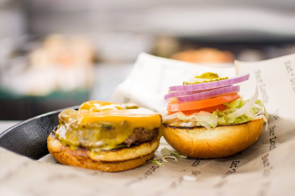 Bar Louie | night club | 234 Frederica St, Owensboro, KY 42301, USA | 2702157723 OR +1 270-215-7723