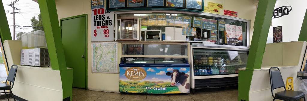 Sharks Fish & Chicken On 76 Street | restaurant | 5653 N 76th St, Milwaukee, WI 53218, USA | 4144661455 OR +1 414-466-1455