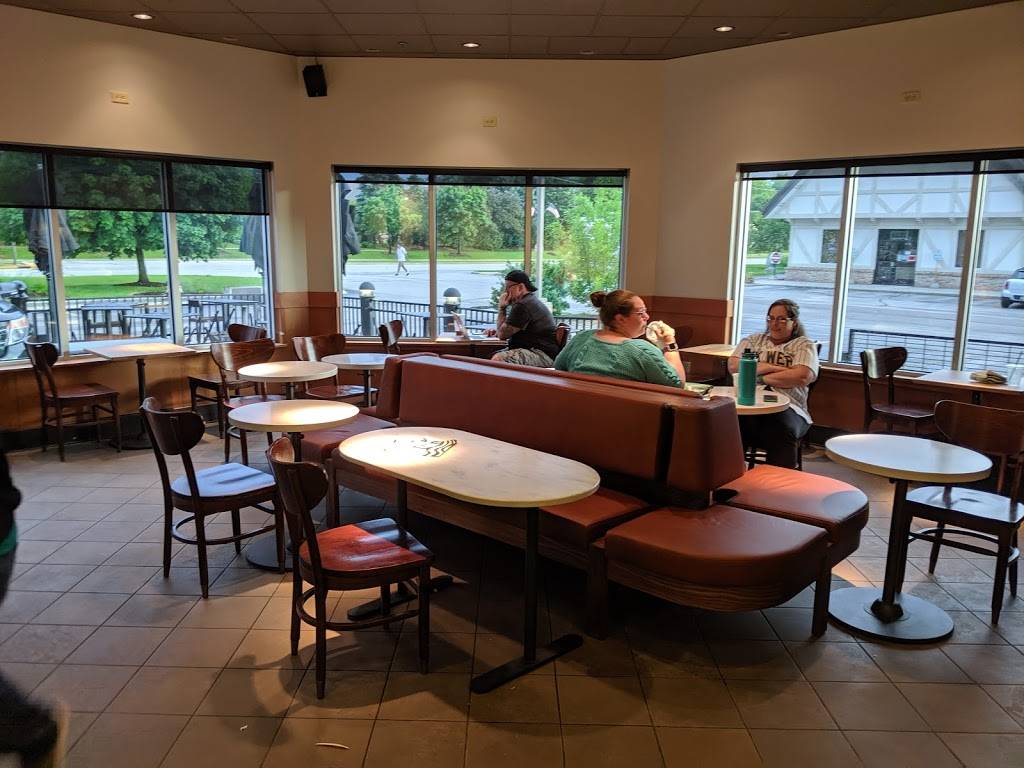 Starbucks | cafe | N112W16510 Mequon Rd, Germantown, WI 53022, USA | 2622531308 OR +1 262-253-1308