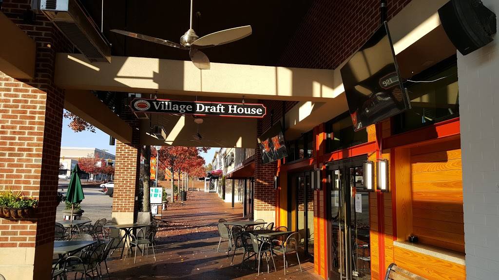 Village Draft House | restaurant | 428 Daniels St, Raleigh, NC 27605, USA | 9198331373 OR +1 919-833-1373