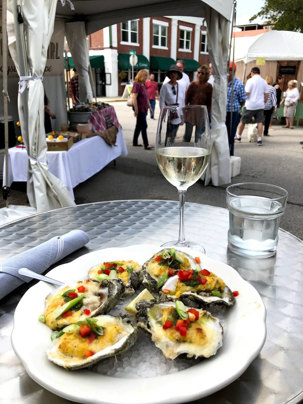 THE LOCAL PEARL OYSTER SHOPPE | restaurant | 124 Canal St, New Smyrna Beach, FL 32168, USA | 3864446483 OR +1 386-444-6483