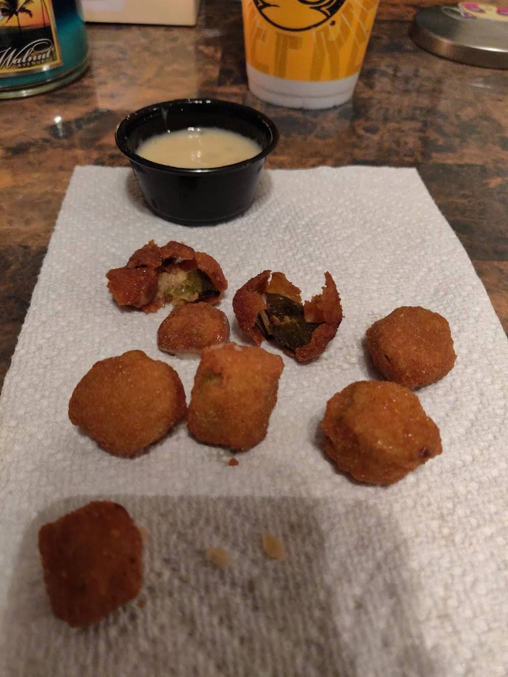 Golden Chick | meal takeaway | 410 W Kiest Blvd, Dallas, TX 75224, USA | 2143712400 OR +1 214-371-2400