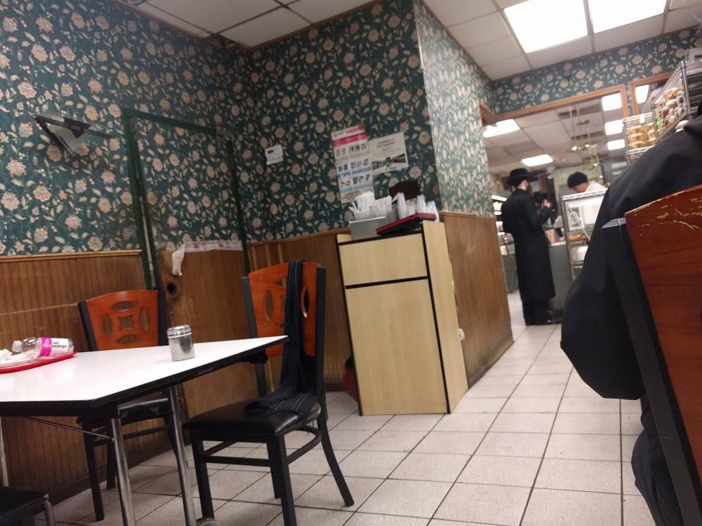 Monsey Kosher Take Out | restaurant | 46 Main St, Monsey, NY 10952, USA | 8454252300 OR +1 845-425-2300