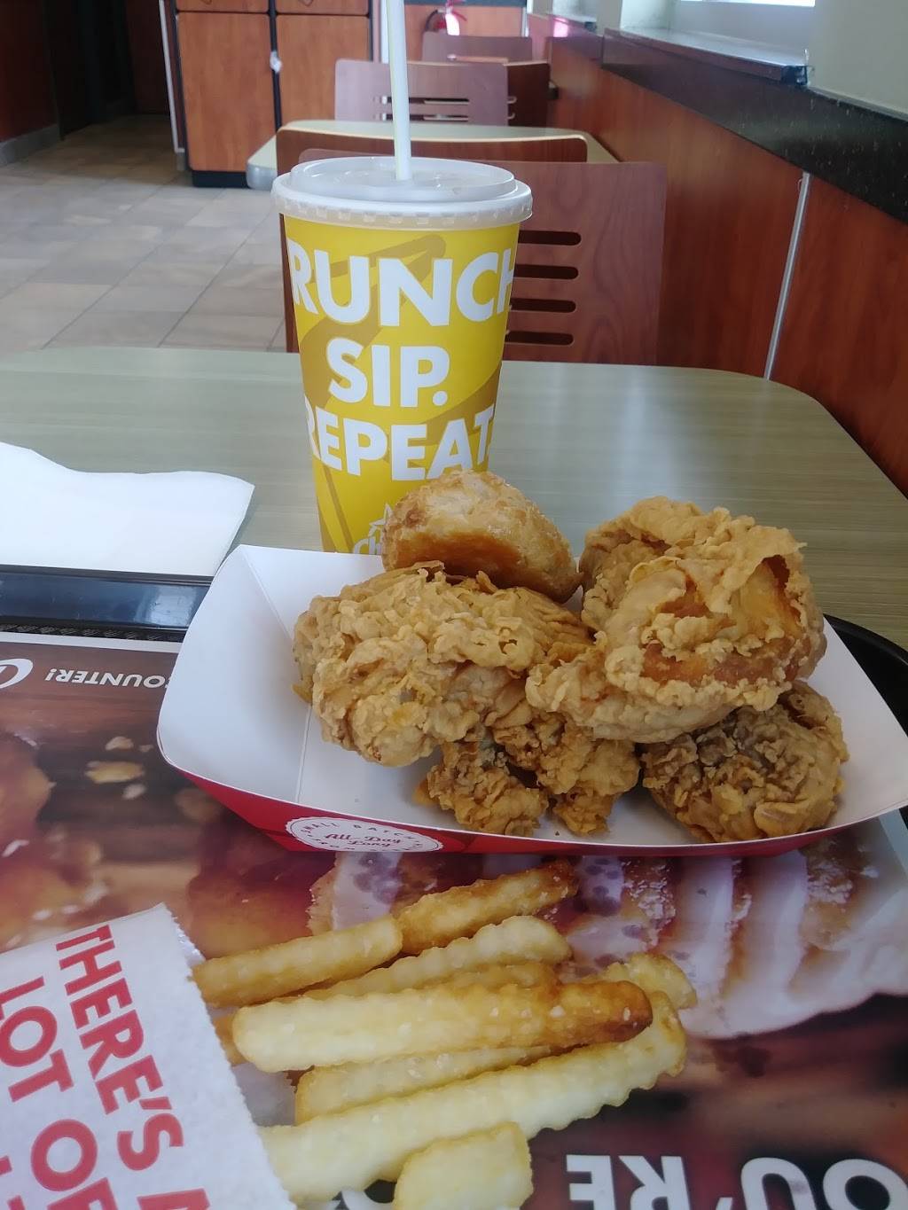 Churchs Chicken | restaurant | 1003 SE Military Dr, San Antonio, TX 78214, USA | 2109279389 OR +1 210-927-9389