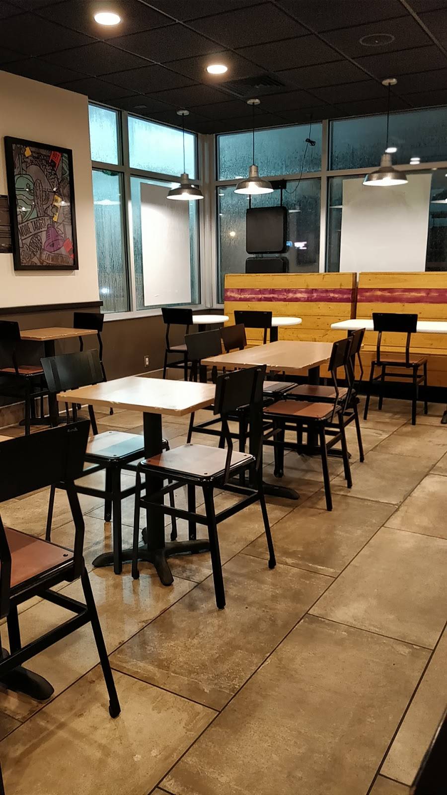 Taco Bell | meal takeaway | 2972 W Wheatland Rd, Dallas, TX 75237, USA | 9725727522 OR +1 972-572-7522