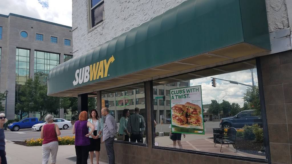 Subway | meal takeaway | 935 S Kansas Ave, Topeka, KS 66612, USA | 7853548782 OR +1 785-354-8782