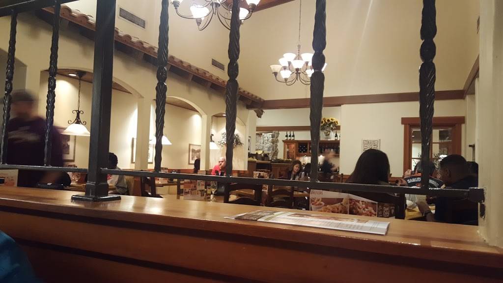 Olive Garden Italian Restaurant | meal takeaway | 2811 E Central Texas Expy, Killeen, TX 76543, USA | 2546992709 OR +1 254-699-2709