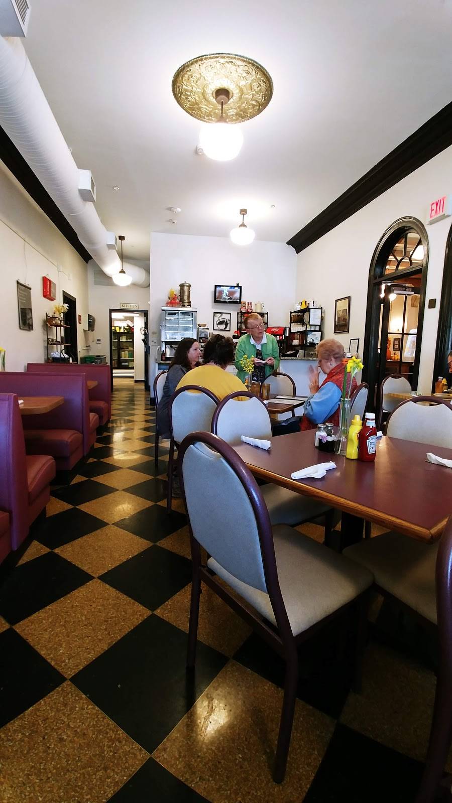 Downtowner Family Restaurant | restaurant | 222 Chestnut St, Atlantic, IA 50022, USA | 7122432183 OR +1 712-243-2183
