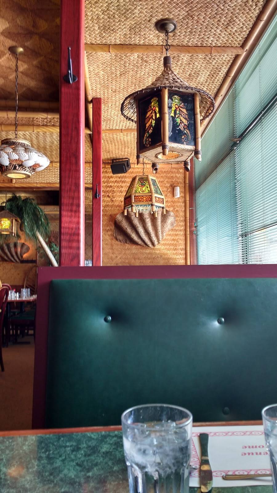 Restaurant Chateau De La Lune | restaurant | 569 Boulevard des Seigneurs, Terrebonne, QC J6W 1T5, Canada | 4504719912 OR +1 450-471-9912