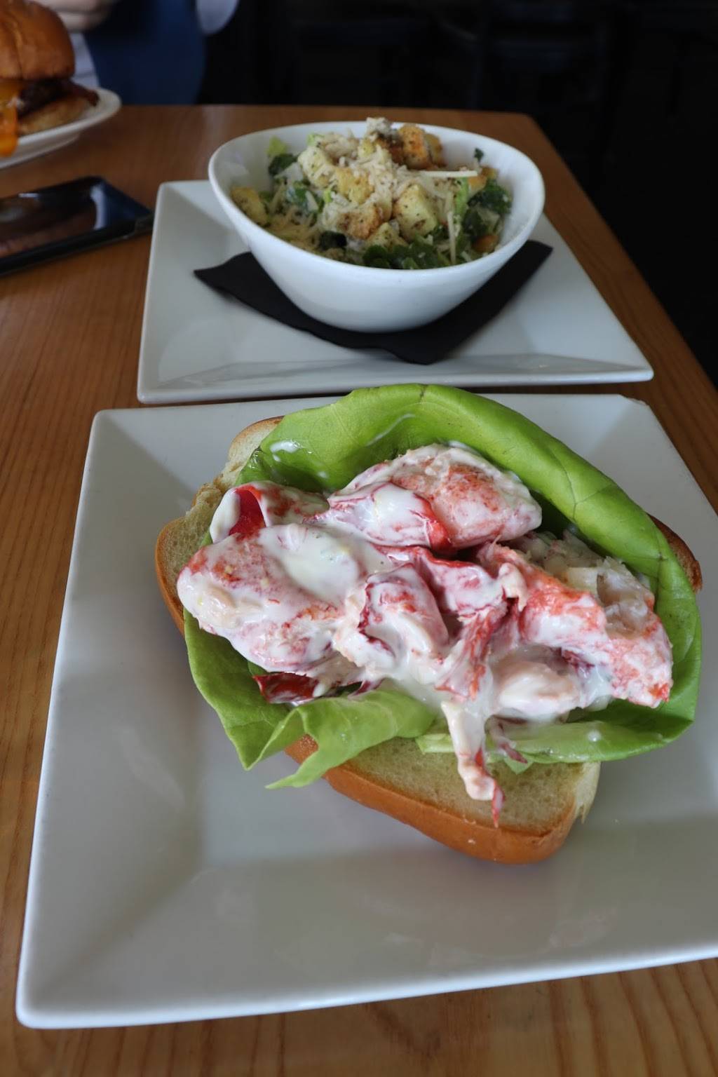 Boat Club Restaurant | restaurant | 600 E Superior St, Duluth, MN 55802, USA | 2187274880 OR +1 218-727-4880