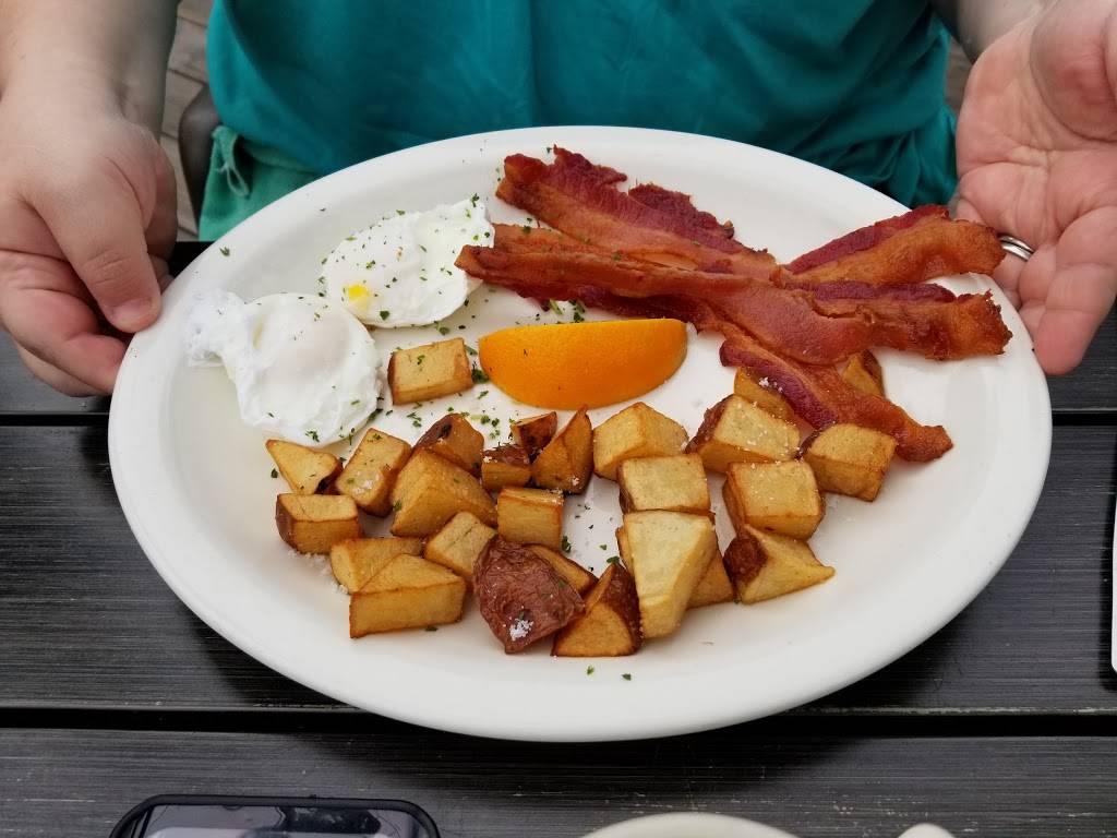 The Conch House Restaurant | night club | 57 Comares Ave, St. Augustine, FL 32080, USA | 9048298646 OR +1 904-829-8646