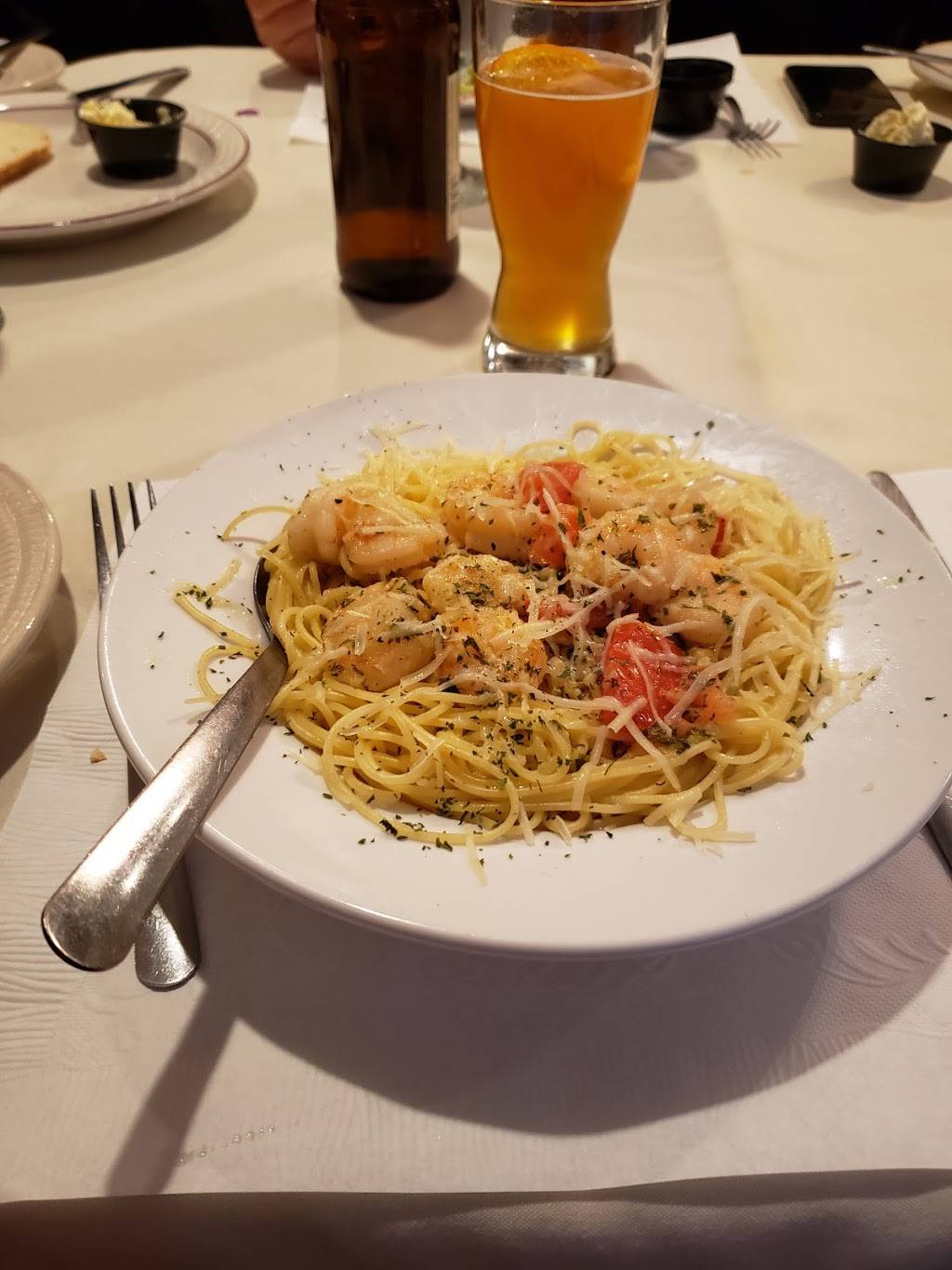 Mahles Restaurant and Lounge | restaurant | 24945 Detroit Rd, Westlake, OH 44145, USA | 4408996602 OR +1 440-899-6602