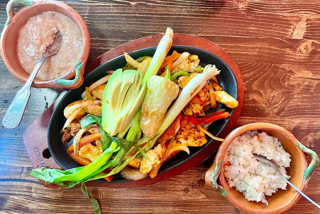 Armandos Restaurant + Bar | restaurant | 2223 Business Cir #10, San Jose, CA 95128, USA | 4083202021 OR +1 408-320-2021