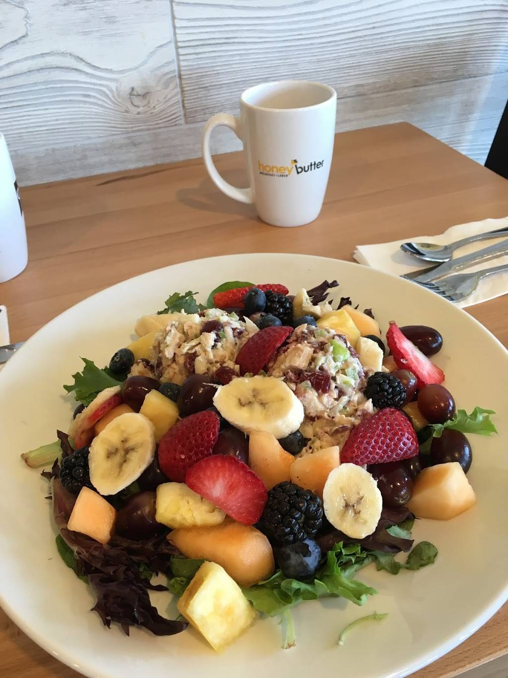 Honey Biscuit Mount Prospect | bakery | 106 W Northwest Hwy, Mt Prospect, IL 60056, USA | 8477491766 OR +1 847-749-1766