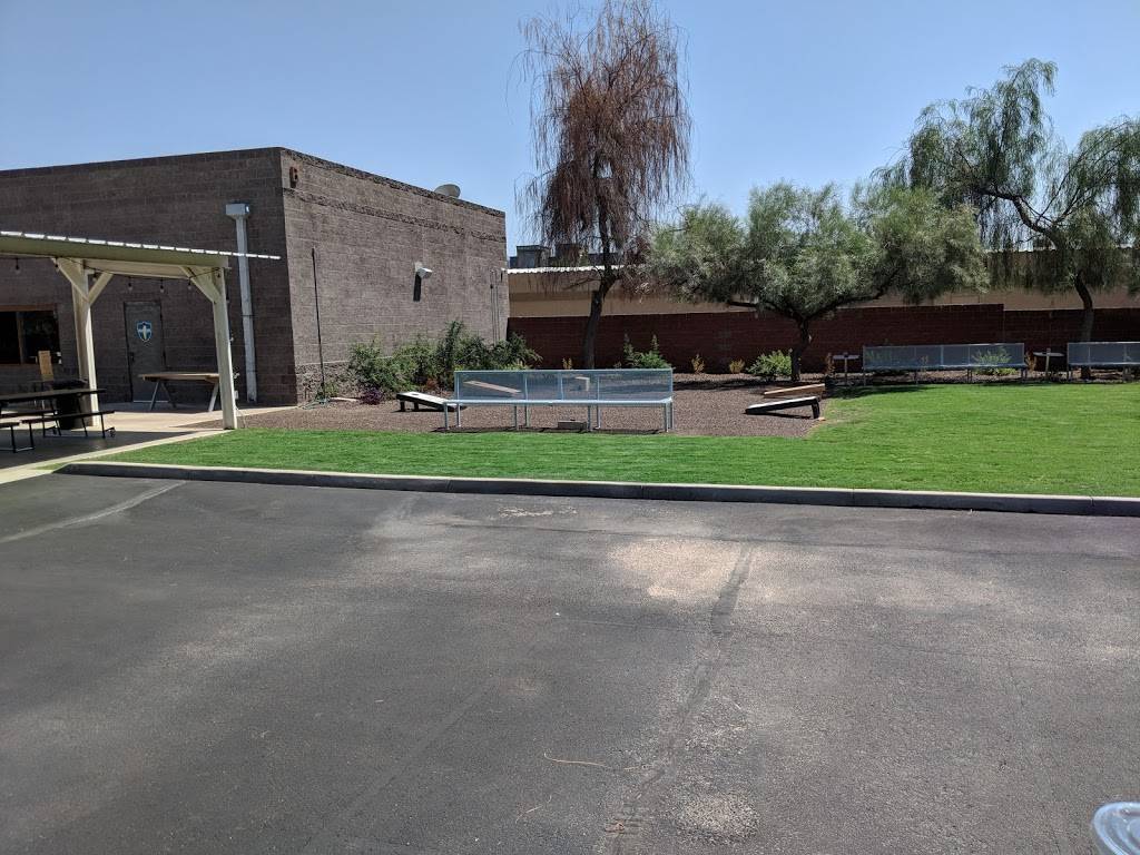 QuartHaus | restaurant | 201 S Washington St, Chandler, AZ 85225, USA | 4804392739 OR +1 480-439-2739