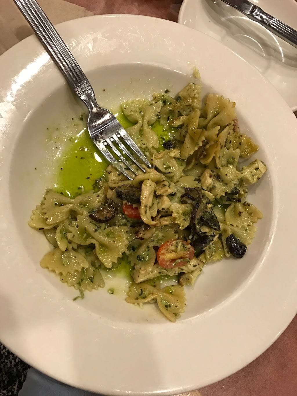 Marketplace Café | restaurant | 1400 S Hayes St, Arlington, VA 22202, USA | 7034151121 OR +1 703-415-1121