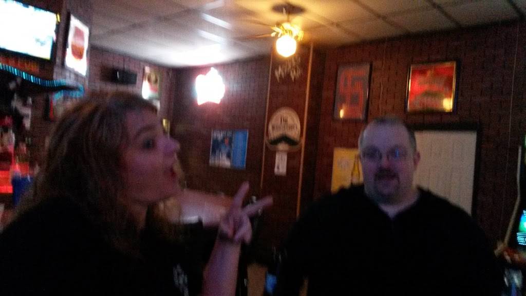 Moores Pub | restaurant | 168 E Elm St, Canton, IL 61520, USA | 3096470104 OR +1 309-647-0104