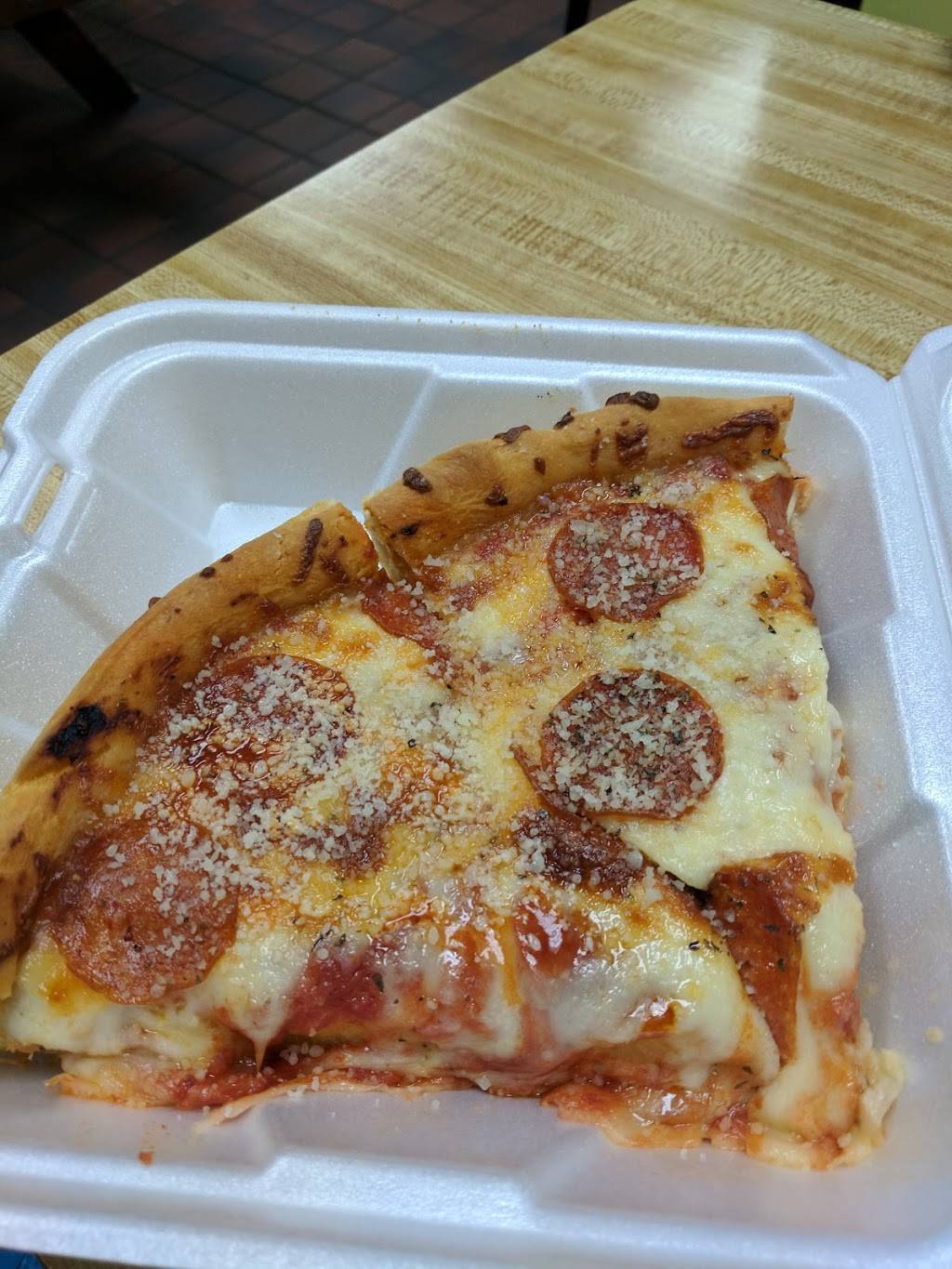 Waynes Pizza | restaurant | 34197 US-45, Third Lake, IL 60030, USA | 8472232441 OR +1 847-223-2441