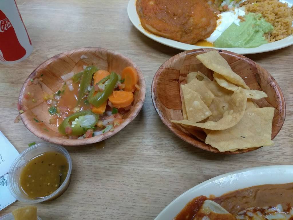 Taqueria Los Pericos | restaurant | 101 Pelton Center, San Leandro, CA 94577, USA | 5103527667 OR +1 510-352-7667
