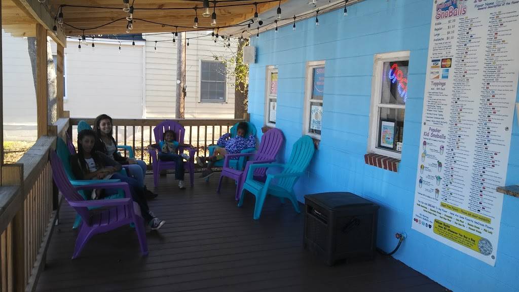 Pelicans Snoballs (West Ashley) | meal takeaway | 1723 Ashley River Rd, Charleston, SC 29407, USA | 8432917343 OR +1 843-291-7343