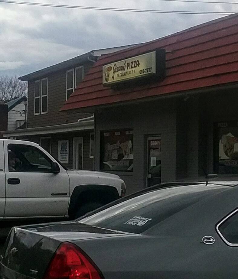 Giovannis Pizza | restaurant | 5844 Ohio River Rd, Huntington, WV 25702, USA | 3046977777 OR +1 304-697-7777