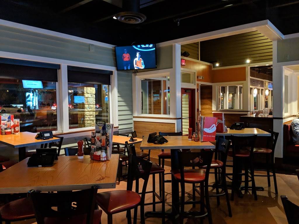 Chilis Grill & Bar | restaurant | 3015 W Chandler Blvd, Chandler, AZ 85226, USA | 4807861289 OR +1 480-786-1289