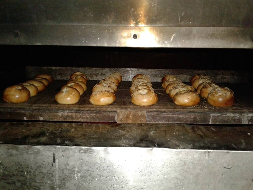 Emmons Bagels | bakery | 2253 Emmons Ave, Brooklyn, NY 11235, USA | 7189347665 OR +1 718-934-7665