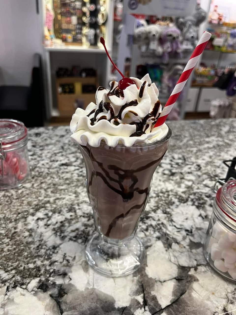 Rays Sweet Shoppe and Poutinerie | restaurant | 352 W Main St, Covington, VA 24426, USA | 5409623404 OR +1 540-962-3404