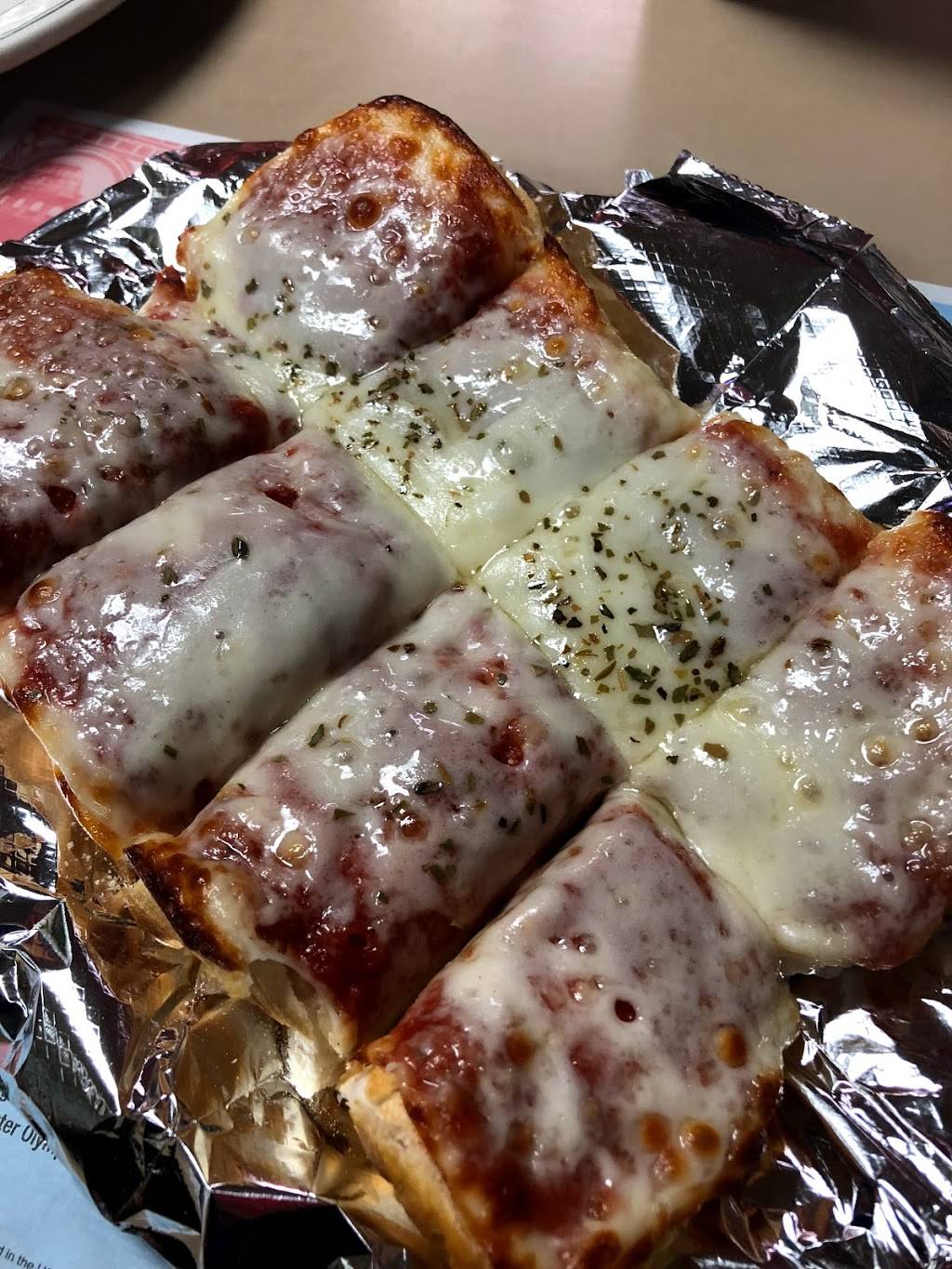 Ciprianis Pizza | restaurant | 5840 W 63rd St, Chicago, IL 60638, USA | 7735823747 OR +1 773-582-3747